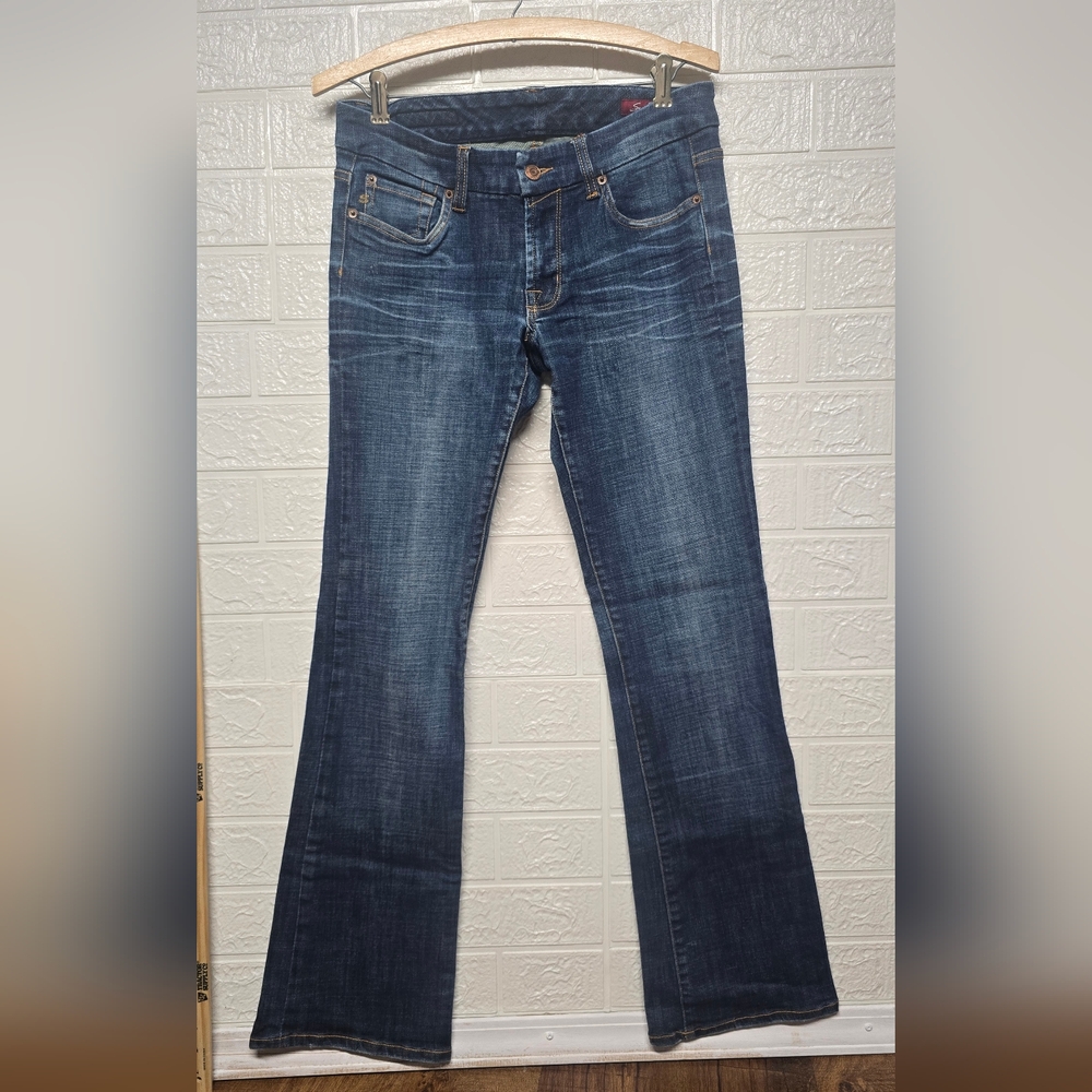 Women's Distressed Premium Cotton Blue Denim Jeans By Seven7 Size 30
